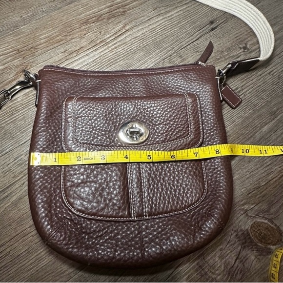 🌻 Coach Brown with Tan Strap Pebbled Leather Crossbody - Picture 5 of 16